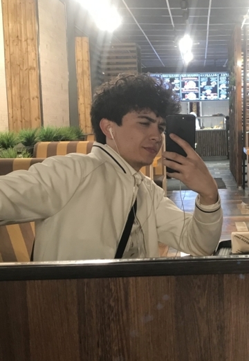 Моя фотография - Adam, 25 из Сент-Питерсберг (@adam13247)